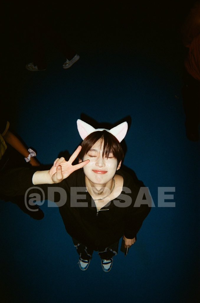 moonandenhypen's tweet photo. ENGENE took this photo of Jungwon, Jay, Jake, and Sunoo on film 🥺 https://t.co/6BYXHkWqhe