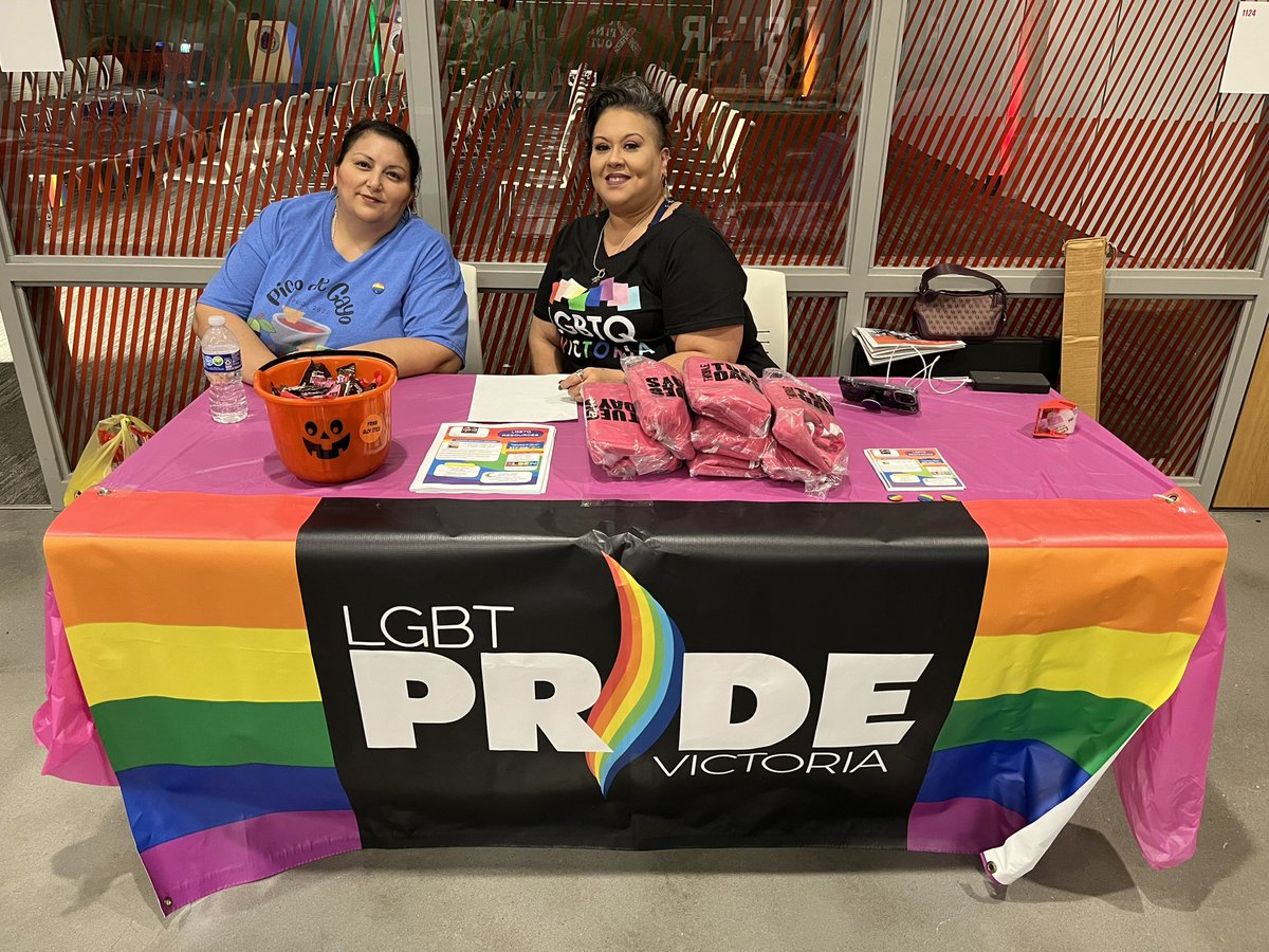 uhvmac's tweet photo. We’re all setup and ready to celebrate National Coming Out Day! We’ll be in University Commons from 8:30-11 pm! 🐾🌈

#UHVMAC #JAXNATION #UHVJagFam #UHV #NationalComingOutDay https://t.co/jAfDC8ggCU