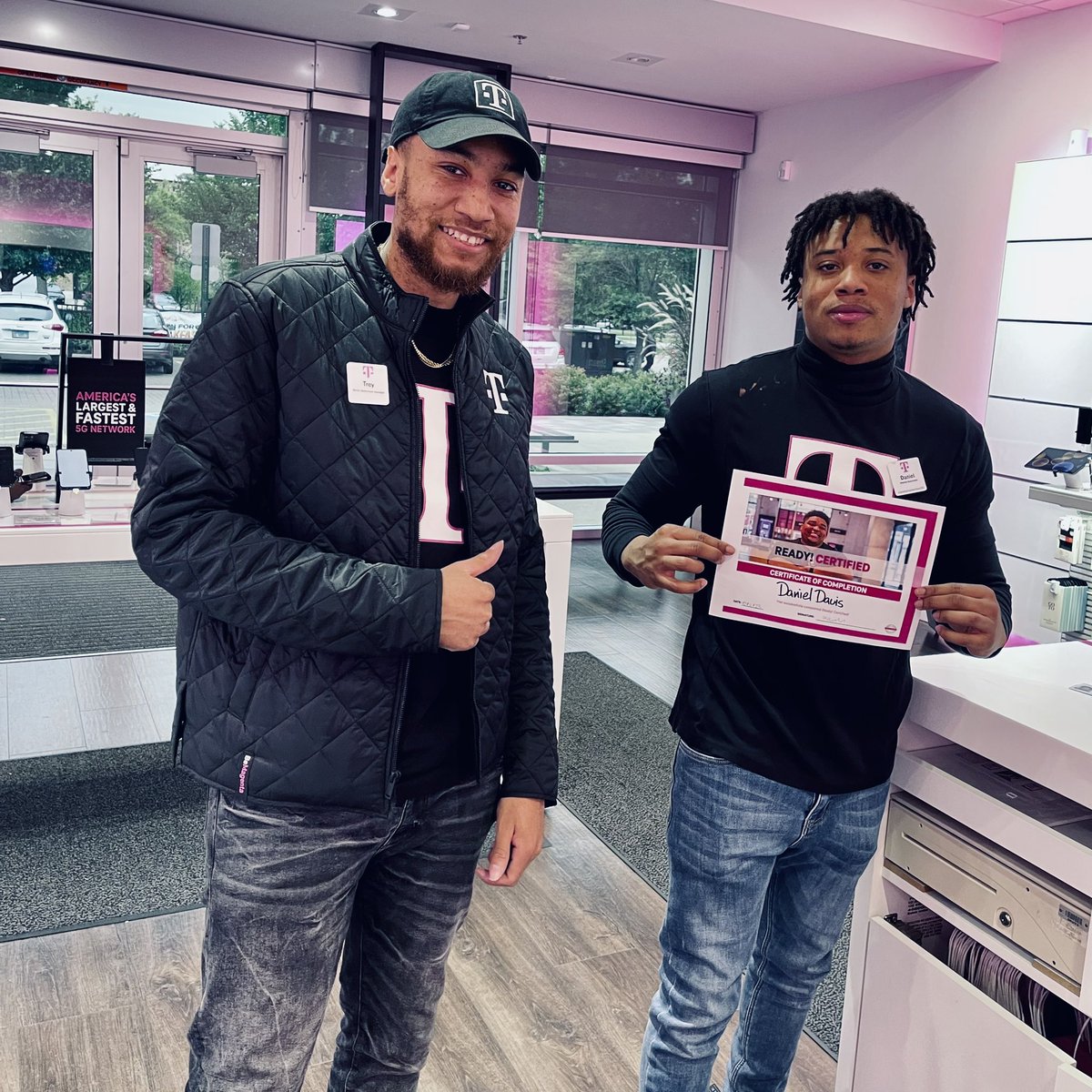 A special shout out to our newly certified ME here in Bronzeville 🎉🎉🎉
Daniel Davis aka Dan-tastic! I love when a new BEAST earns his wings. We’re all so proud and excited to see what you can do #TheBronzevilleWay <a href="/MagentaTera/">T</a> @BrandonTaggart5