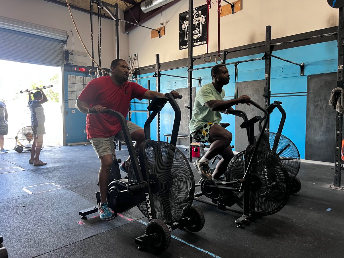 CrossfitCP's tweet photo. "Join the CrossFit Cedar Park Community for the Ultimate Fitness Experience!" #crossfit #crossfitcedarpark #cedarparktx #austintx #cedarparkfitness #austinfitness  #fitfam #crossfitaffiliate https://t.co/SaR2USipa8