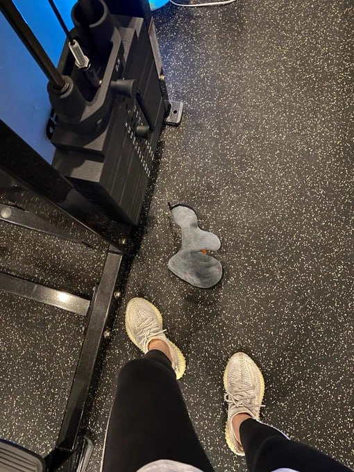 Millieq26's tweet photo. No matter how cold the weather is, sweating will make you warm. https://t.co/owb4BnNeAP