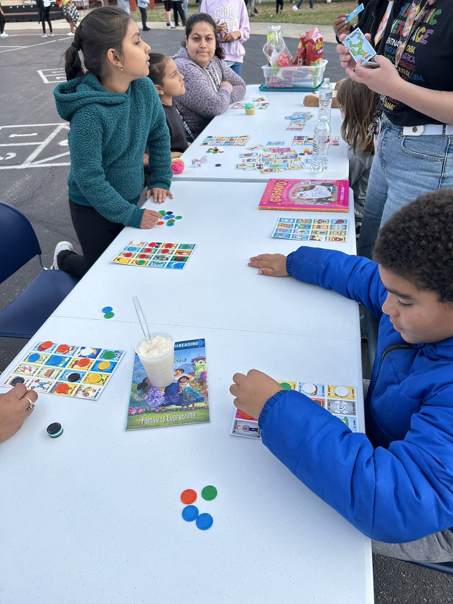 Hispanic Heritage Festival fun! <a href="/Hamilton_CW/">Crawford Woods Elementary</a>