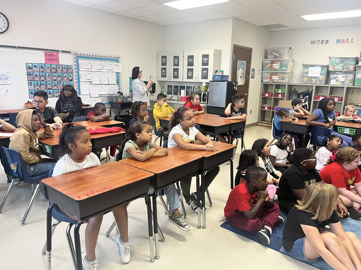 JackieLBaer's tweet photo. Our school counselor, Mrs. Lopez, presented a safety lesson to the students during their health block today! @MGES_OCPS https://t.co/VmsfO9gWbc