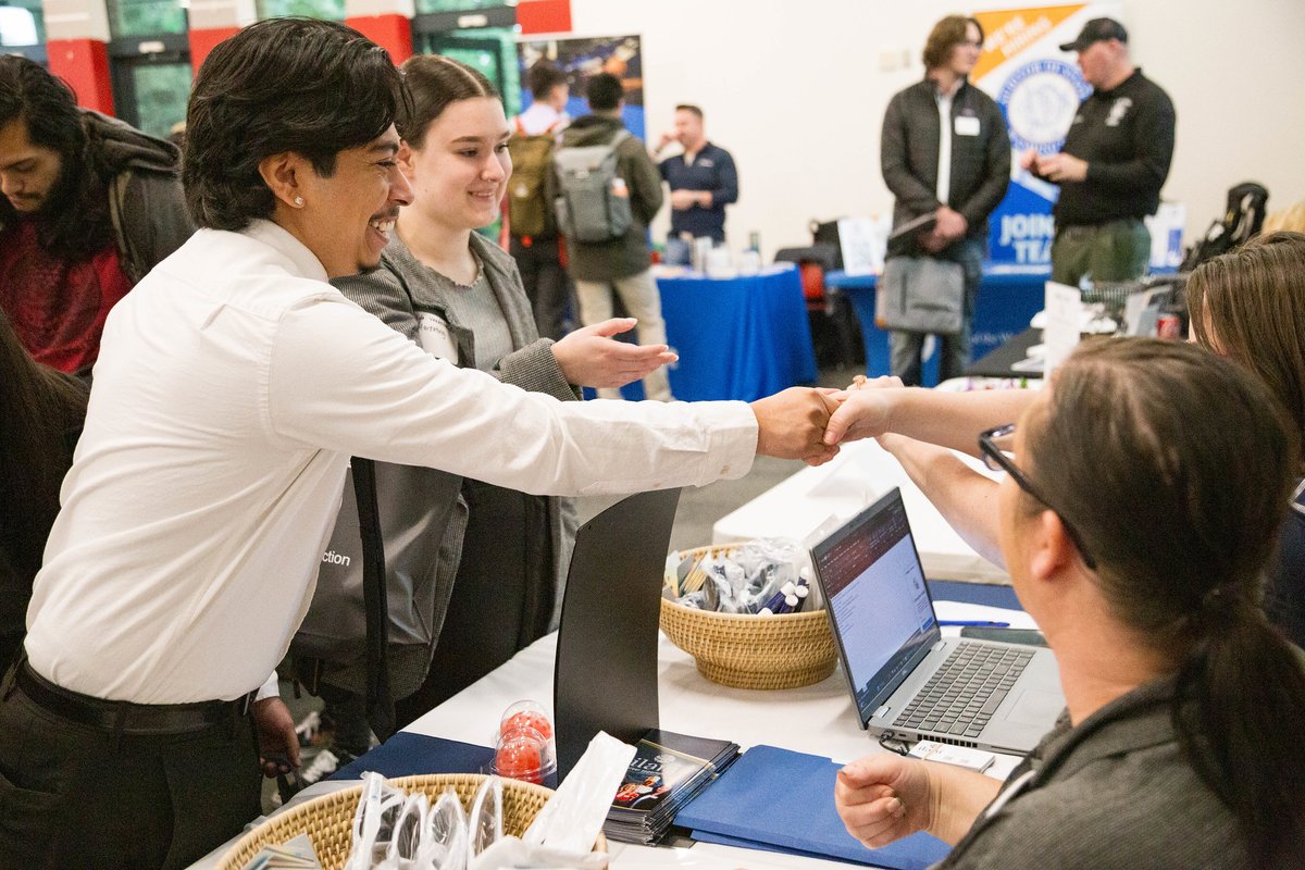 WSUVancouver's tweet photo. Our Career and Internship Fair today! Thank you to all of the businesses and students who attended. View more photos here: https://t.co/wlM0MHSjkL
#WSUVancouver #WSUV #GoVanCougs https://t.co/XCsnpZlJAU