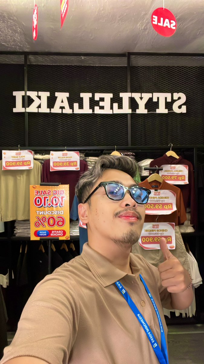 andikhafaiz26's tweet photo. Abis jatuh dari motor tetep gawe https://t.co/5W6173BWRa