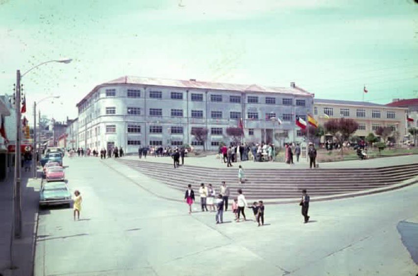 RenzoVaccarezza's tweet photo. Plaza de armas de Ancud, 12 de octubre de 1967. https://t.co/B6UbZmBkbP