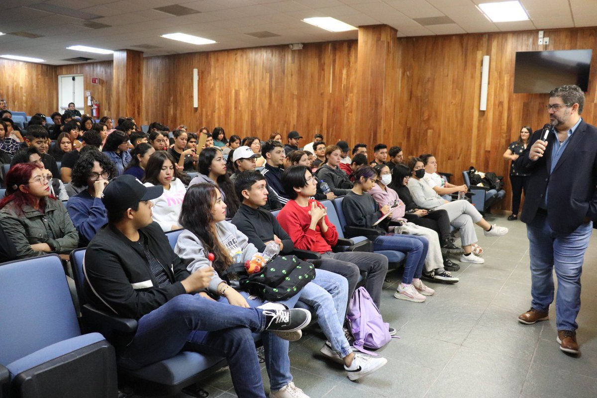 jesusflom's tweet photo. En coordinación con @SEducacionCoah visitamos  la @UTTorreon para impartir la conferencia "Erradicar la Corrupción, Un Compromiso de Todos" con el objetivo de sensibilizar a jóvenes en tema de denuncia y ética en el ejercicio de su profesión. 
#Coahuila
#juntoscontralacorrupción https://t.co/4Ytn382zWi
