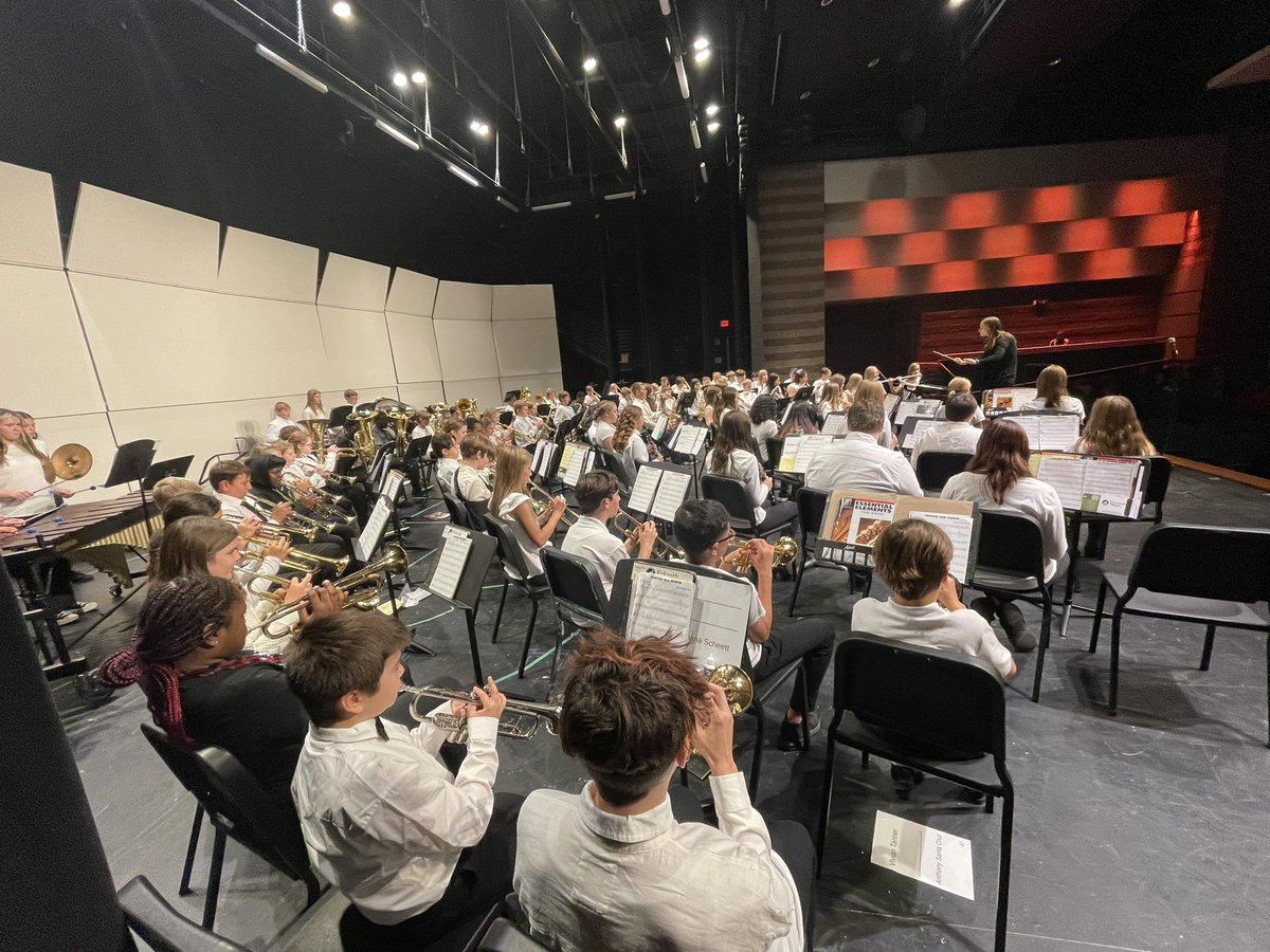 Moorhead Band tweet media