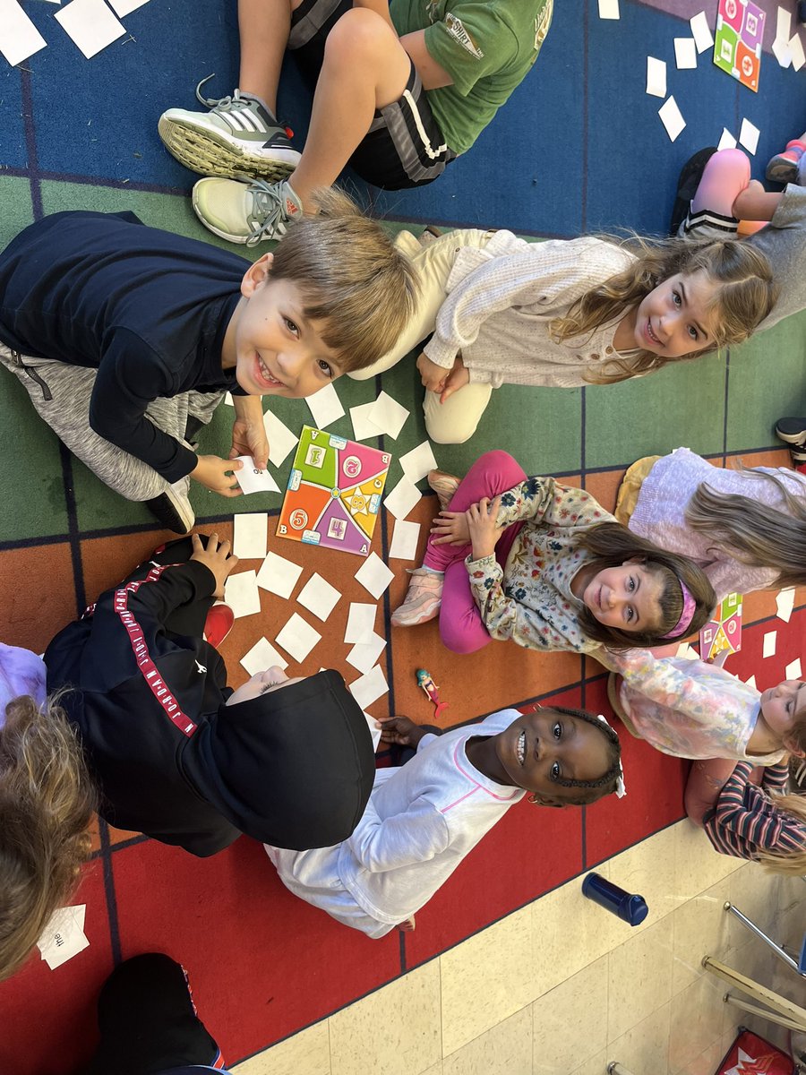 A super fun and engaging way to learn our tricky words by using our Kagan structure, Choose a Chip! Students were able to display their knowledge and coach their peers!  #wt112 #112leads