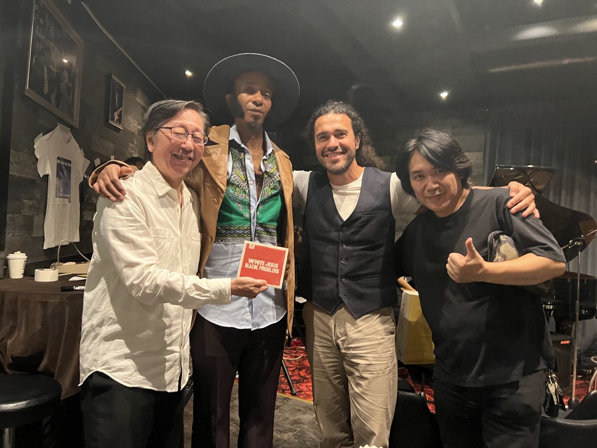 ③ファンタスティック・ネグリート＆マサ小浜　<a href="/masa_kohama/">Masa Kohama (マサ小浜)</a> <a href="/MusicNegrito/">Fantastic Negrito</a>　詳細など→　　　　　　x.gd/NYqAs　この日はプライヴェートで来日中のアーティスト、ヴァルディミール・チェッカーを誘い参加。ライヴ後、ヴァルもXもマサも意気投合した模様。<a href="/VladimirCetkar/">Vladimir Cetkar</a> →