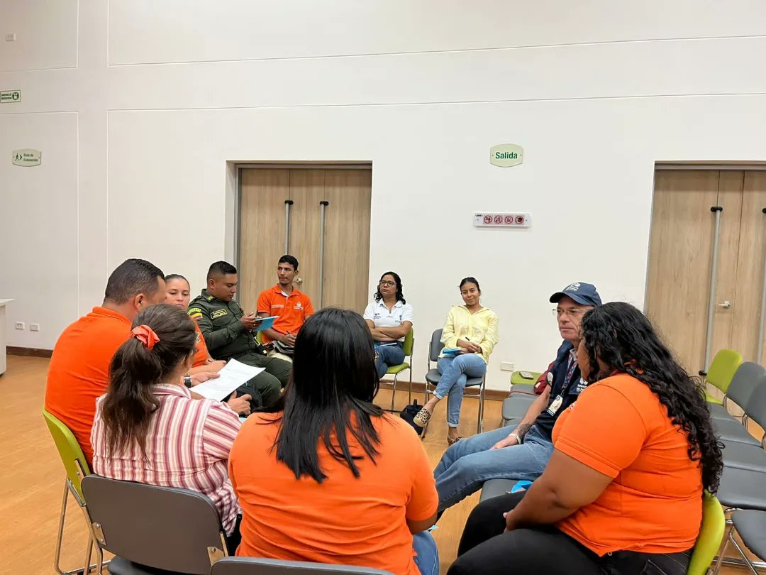 Localidad2_SMR's tweet photo. Asistimos y participamos en la Mesa de Recolección de Insumos para la Actualización de la Política Pública de Habitanza de Calle por invitación de la @promsocialsmr

Se recogieron opiniones y sugerencias de diferentes actores que tienen competencia en el tema, https://t.co/EWtjYxA2KD