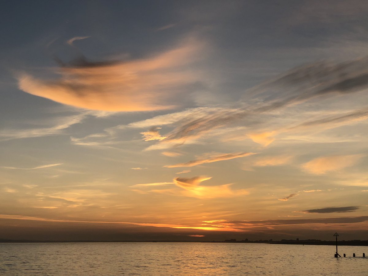 briancottam's tweet photo. @earthcurated Last Sunday at Hayling Island https://t.co/pqObLs4nsu
