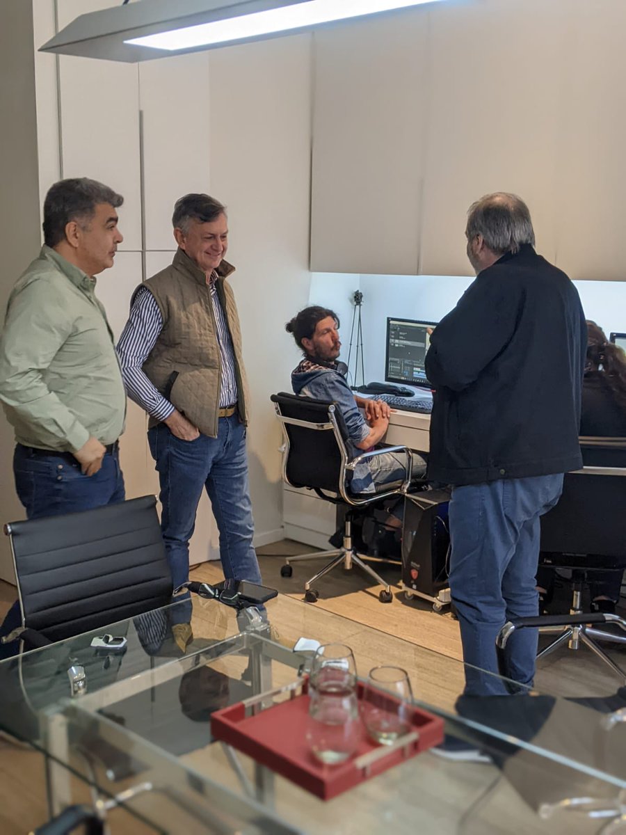 Visitamos junto a otros candidatos de #JuntosPorElCambio, la ciudad de #RíoCuarto. 
Me recibieron <a href="/chascojulian/">Julian Chasco</a>, candidato a #DiputadoNacional y Humberto Benedetto, candidato al #Parlasur. 
Contamos en medios de comunicación las #propuestas de #PatriciaBullrich (<a href="/PatoBullrich/">Patricia Bullrich</a>).