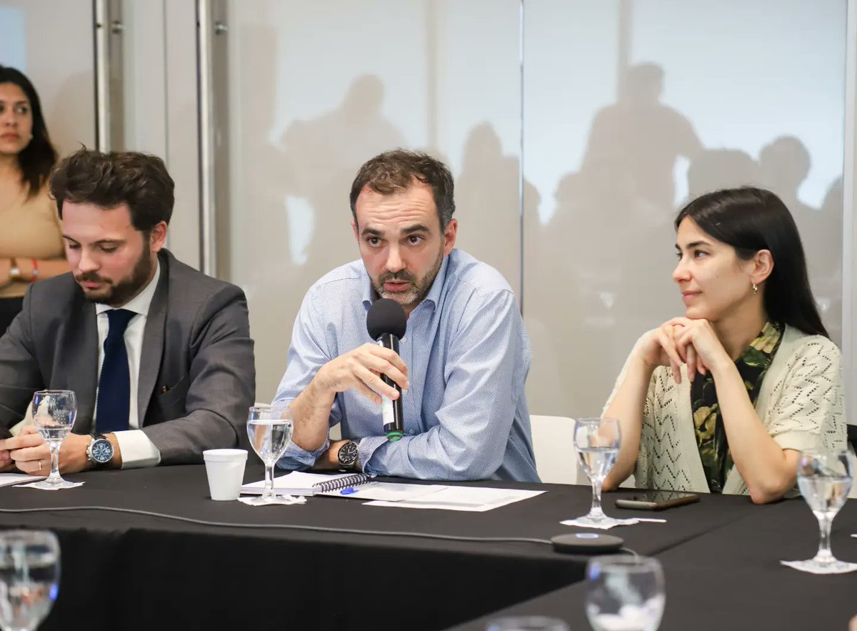 econocimientoar's tweet photo. El secretario @jmcheppi junto a @ferpeirano y @cesleiman participaron en la apertura del Programa de promoción en Inteligencia Artificial y Ciencia de Datos: Primeras convocatorias para investigación y conformación de consorcio público – privados. https://t.co/8NQTz3HuWq