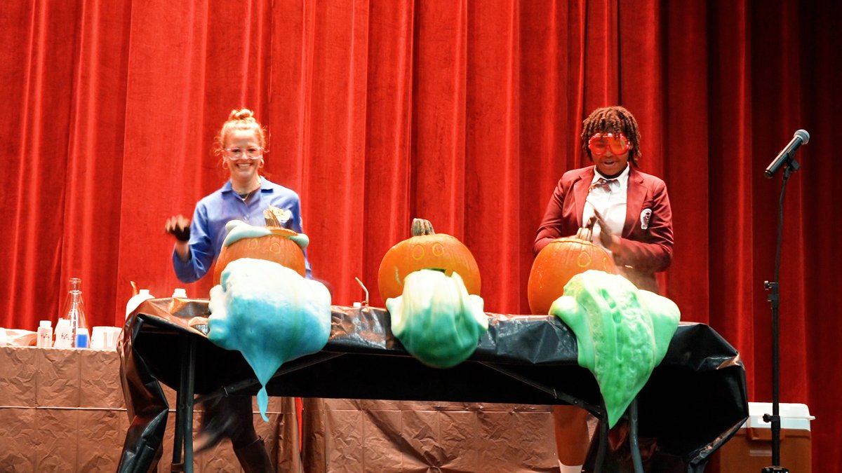AirLiquideUSA's tweet photo. Air Liquide hosted @K8theChemist at @YWCPAHISD today to celebrate #InternationalDayOfTheGirl w/ live-action science experiments, highlighting the importance of #womeninSTEM. We're still feeling the energy!!

#GirlsBreakingBarriers #CitizenAtWork #GirlsInSTEM https://t.co/5iByZHHw2V