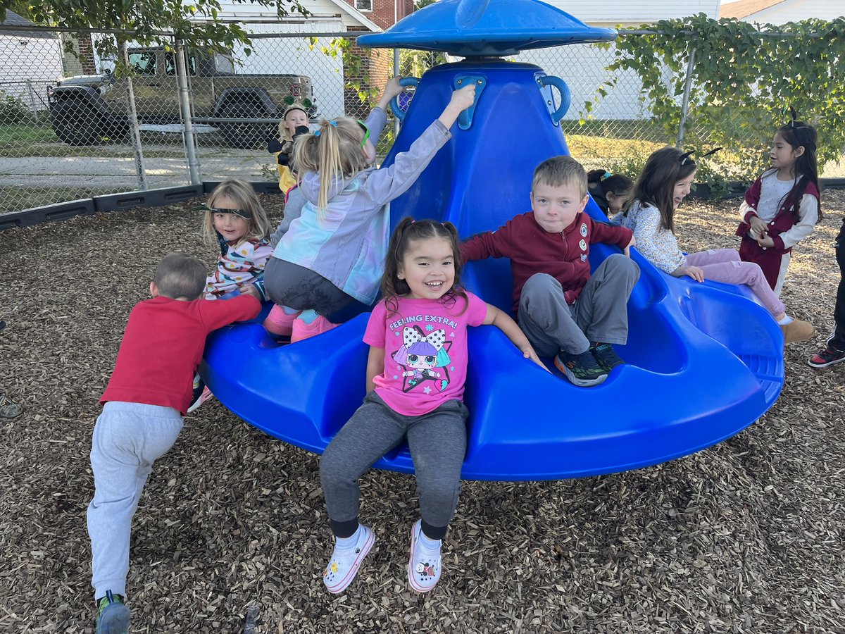 Highland PRIDE party was out of this world today! Students who consistently met our expectations celebrated today with playground time, popsicles, and friends! 🚀shoutout to <a href="/EllieLawsonEDU/">Ellie Lawson</a> <a href="/MrsWagonfield/">Megan Wagonfield</a> <a href="/beccaware/">Rebecca Ware</a> for helping make it happen today! <a href="/Hamilton_HLE/">Highland Elementary</a>