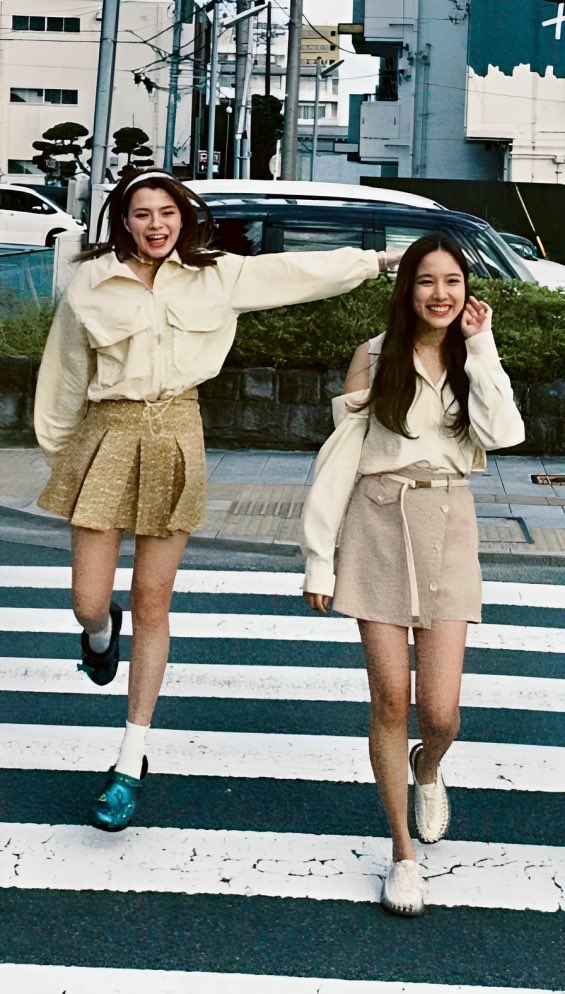 FBmamiLee's tweet photo. Sunshine                      Sunshine Protector https://t.co/OxqxFi9ugw