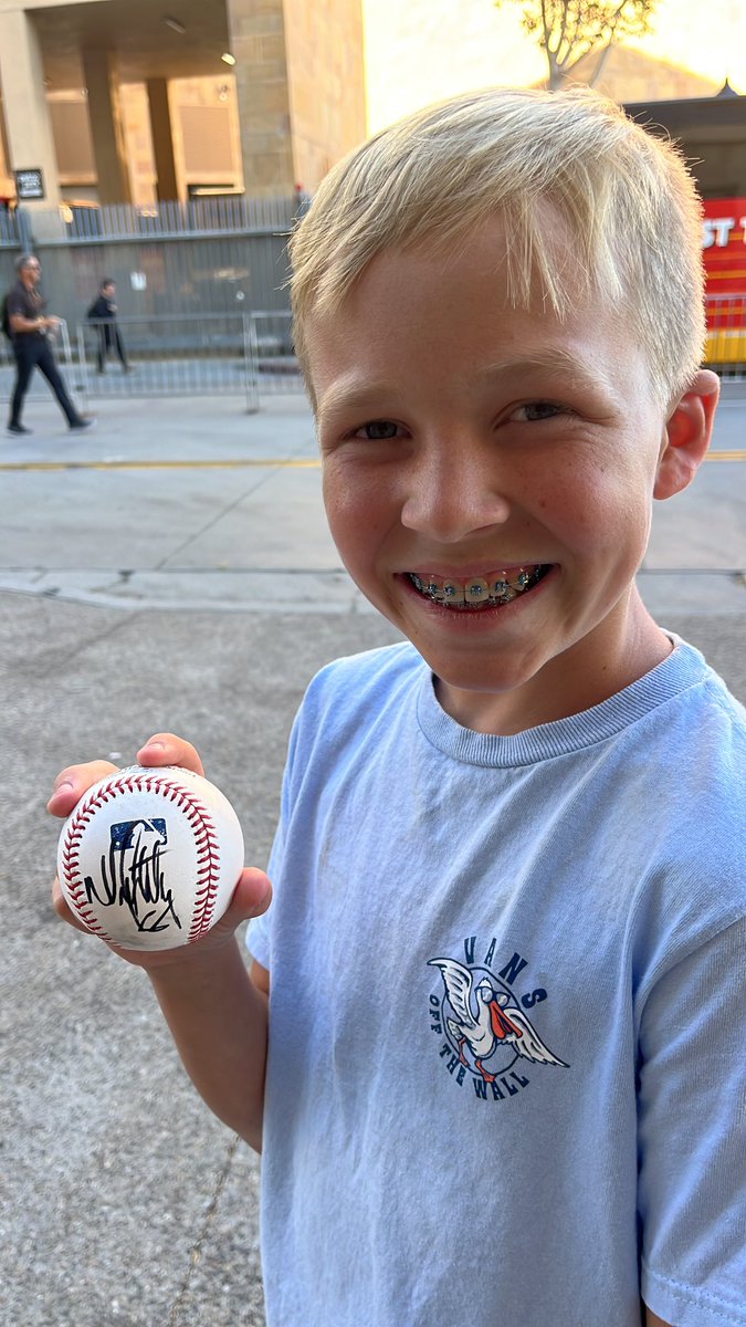 mneiderjr's tweet photo. Nick Castellanos! Two home runs! Made my boy’s day last month signing this ball. #RedOctober https://t.co/xp945TvkL8