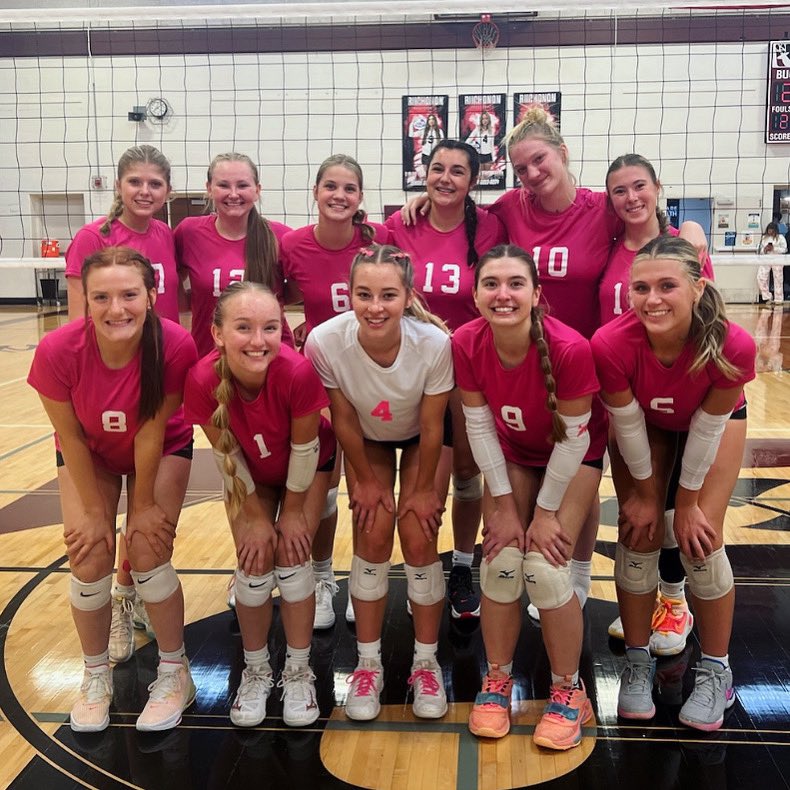 ChloeAalfs's tweet photo. Dig Pink sweep against St Joe 💞 https://t.co/RbUWVvkOxh