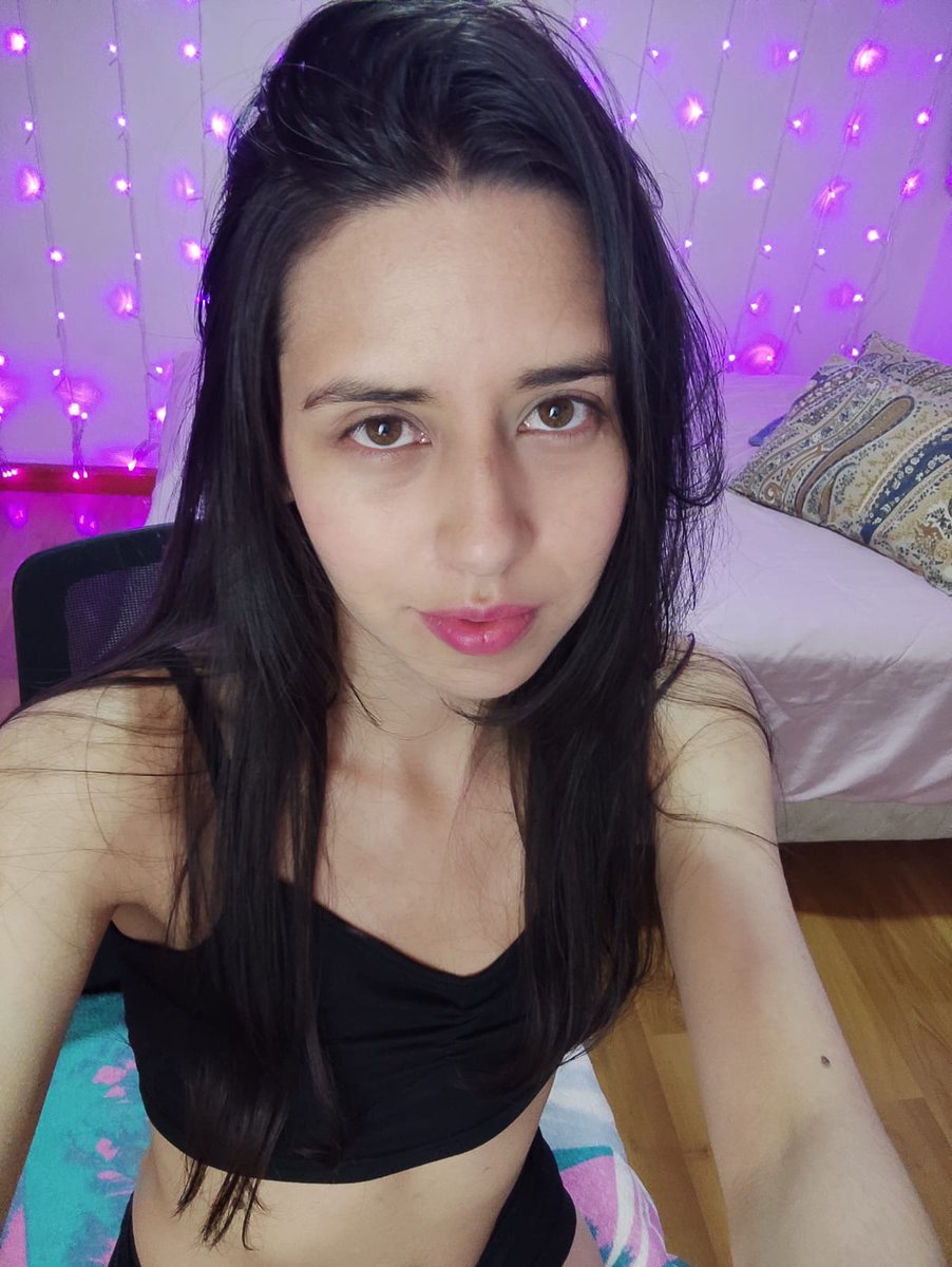 EllieRoux_Model's tweet photo. I am wait you..... ONLINE NOW 😘 https://t.co/b6jkC2INTQ