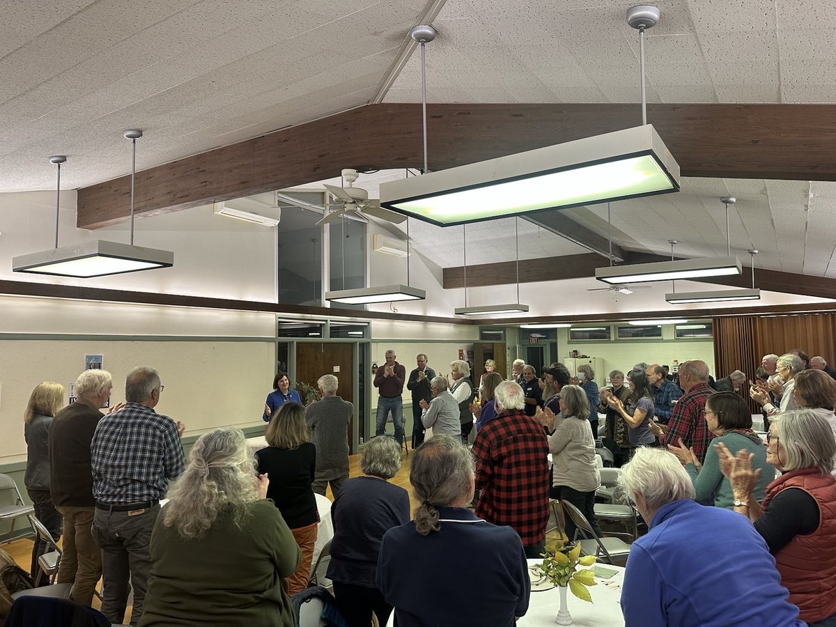 CindeWarmington's tweet photo. What an energetic crowd in Chocorua  this evening! From our biggest cities to our smallest towns we are building a grassroots campaign for all Granite Staters #NHPolitics https://t.co/6Zlisuz1hQ