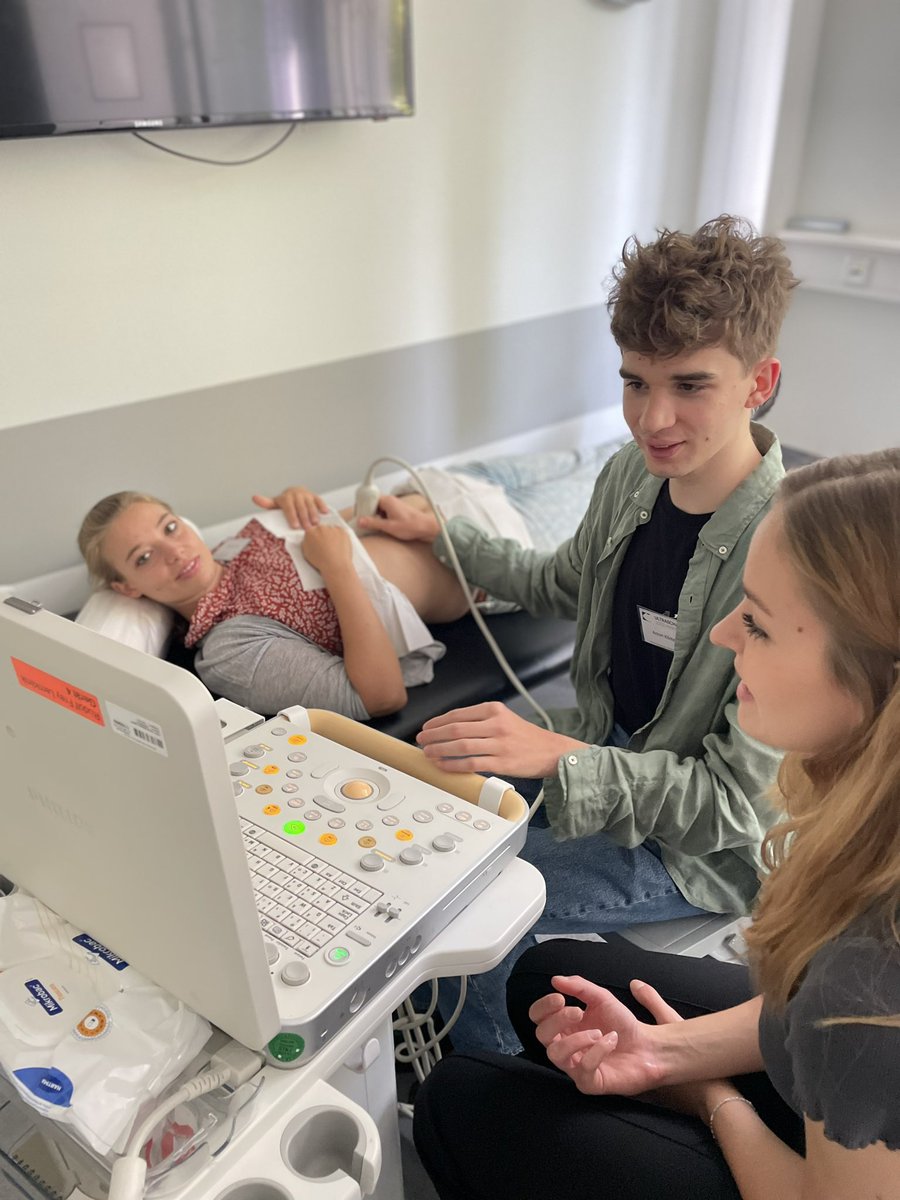 Was für ein Auftakt für das Dreiländertreffen für Ultraschall 2023: Unsere Tutor*innenschulung ging heute in die erste Runde! Ein Pilotprojekt, so konzipiert, dass es sich unkompliziert in künftige Dreiländertreffen Integrieren lässt. Unser Fokus: Didaktik, Austausch, Hands-on.💥