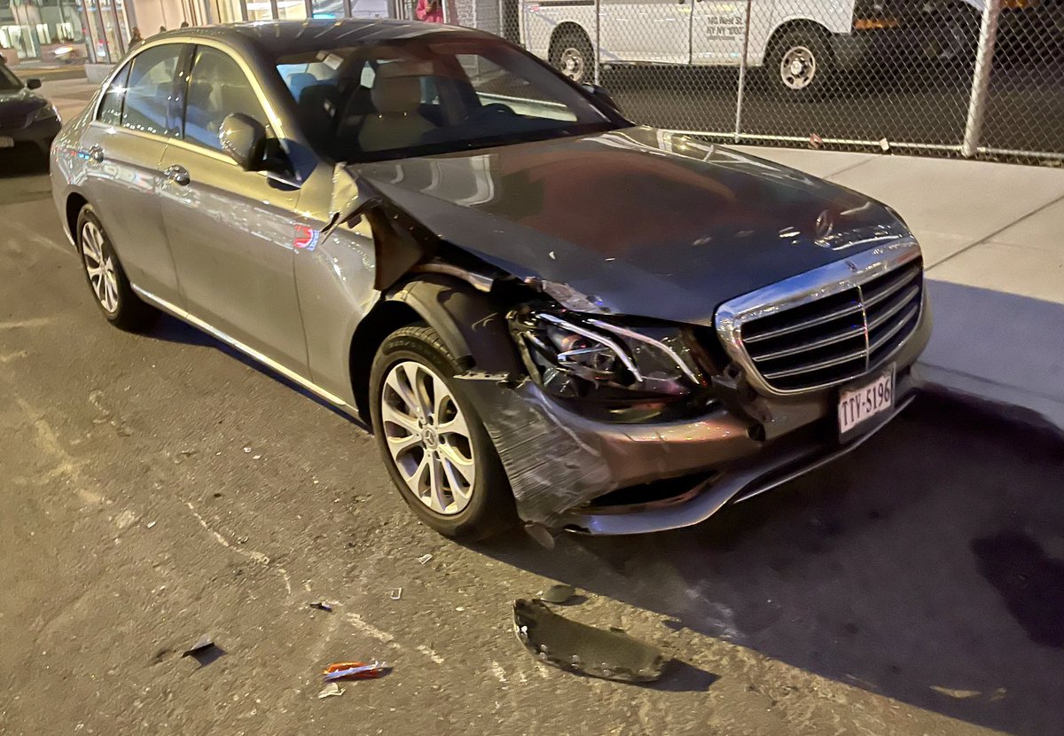 nyclass's tweet photo. 🛑BREAKING: Another violent horse carriage crash on 38th St &amp; 11th Ave. The distressed horse galloped out of control before smashing into parked cars &amp; collapsing. 

Terrified witnesses said the horse was badly injured. We must end this! @Lynn4NYC @NYCSpeakerAdams @GaleBrewerNYC https://t.co/0CsZ0THnEg