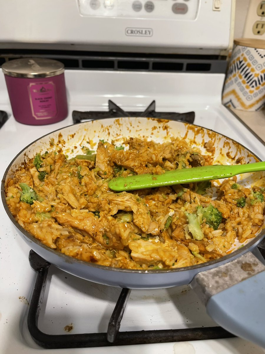 IncredibleMrE7's tweet photo. From field to table: Patridge (#ruffedgrouse) with white rice, broccoli mixed with cheese and tossed in buffalo sauce. No better source of food than #wildgame #homecooking #fromfieldtotable https://t.co/nIbffML7Xe