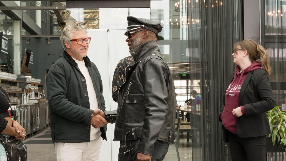 An influential piece of American history brewed through decades of innovation and social movements, motorcycle culture has become the quintessential symbol of nonconformity and rebellion worldwide.

See the full FB album here: facebook.com/media/set/?set… 

📸:  by Philipe Melo.