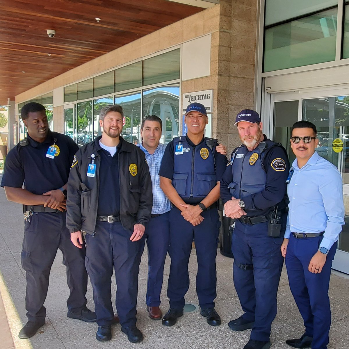 ScrippsHealth's tweet photo. #HealthCareSecurityAndSafetyWeek Let's celebrate 🎉 the dedicated men and women who secure the facilities we rely upon for our health care needs. Thank you for serving and protecting our patients and staff! 💙 #LifeAtScripps https://t.co/FjdI0wfLZe
