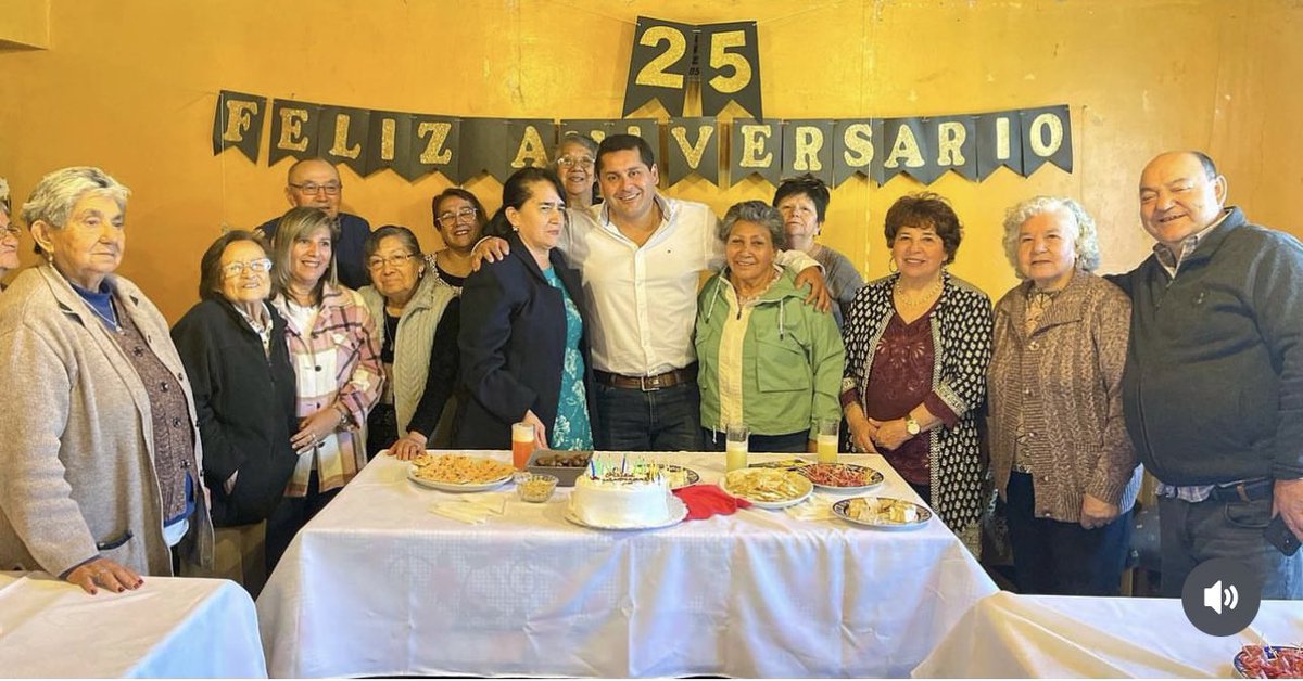 mmeza's tweet photo. 𝗙𝗲𝗹𝗶𝘇 𝗔𝗻𝗶𝘃𝗲𝗿𝘀𝗮𝗿𝗶𝗼 🎉
Hoy terminamos el día celebrando con alegría el aniversario número #25 del grupo de adulto mayor #VolverALos17 👵🏻👴🏼 Gracias pos su cariño, por sus consejos y por sus ganas de hacer de #Linares un mejor lugar para vivir. https://t.co/2egfW0FlBt
