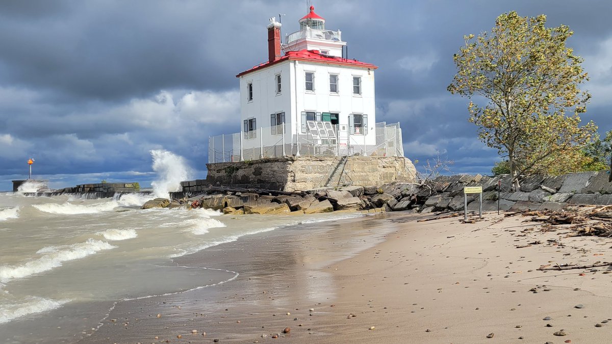 FHWBL's tweet photo. Closed for the season. https://t.co/zE4Uoy7hdb