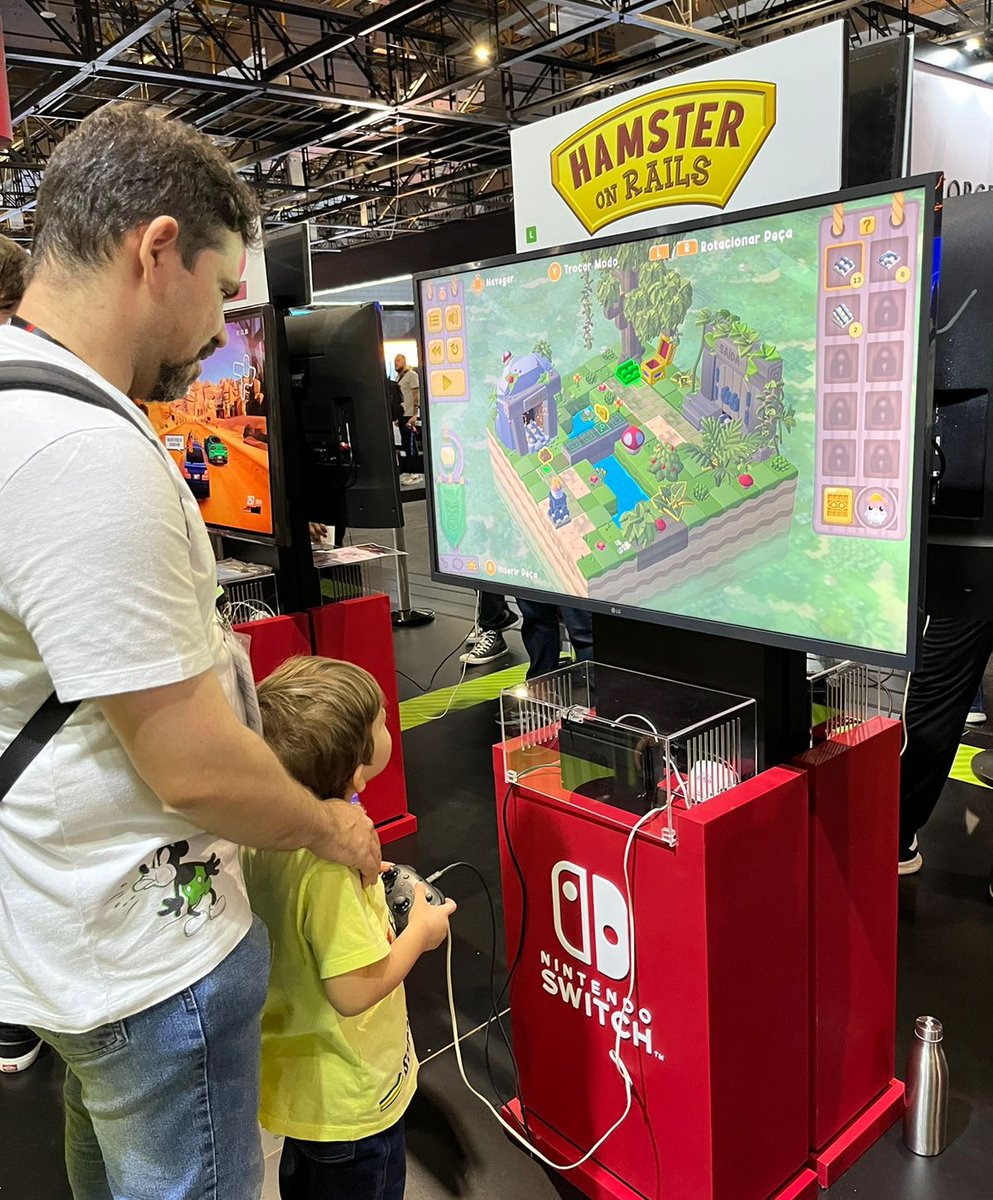VirtualArtsStd's tweet image. We have our game "Hamster on Rails" at the Nintendo booth at BGS 2023! Do like this father and his son, come play and help the super cute Hamster🐹save his beloved village😍!
🔗tinyurl.com/ympued4f
@DXGameworks 
#Nintendo #BGS23 #BGS #indiegames