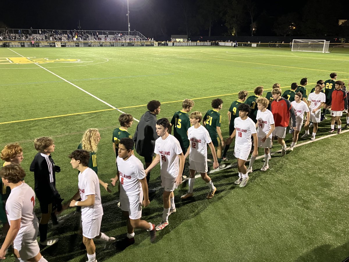 _EHSAthletics's tweet photo. ⁦@EmmSoccer⁩ HORNETS with the 3-1 win this evening…cedar crest classic again https://t.co/iu1Bs83B5w