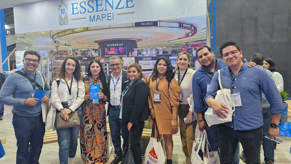 cmicgto's tweet photo. #JovenesEmpresarios @cmicgto estuvieron presentes en la Expo #CIHAC y en el evento #ObraBlanca, en #CDMX, actualizando conocimientos especializados en arquitectura, construcción, diseño y
acabados. 👏 #Enhorabuena #ElFuturoSeConstruyeHoy #ventajacompetitiva
👷🏽♀️👷🏼♂️ https://t.co/isaqAZyD0U