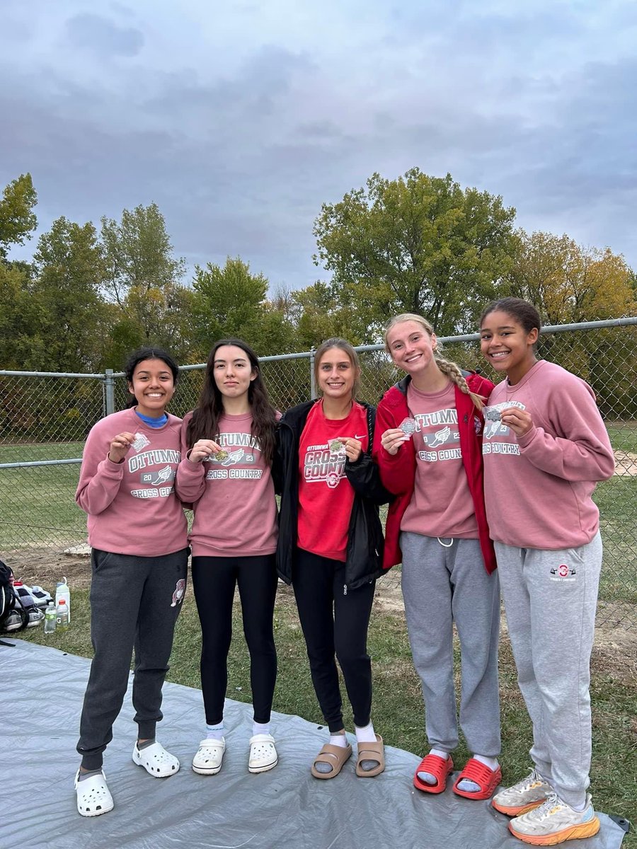 dogsonseven's tweet photo. 5 All Conference runners!!! https://t.co/F21hAxno5J