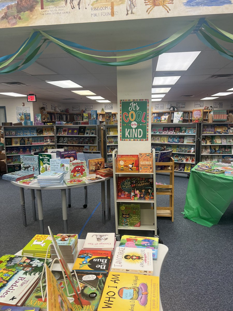 emilyreadteach's tweet photo. Parents and students worked to set up the book fair today after school. The Chesterbrook fall book fair is ready for shoppers tomorrow! @CES_FCPS @ChesterbrookPTA @FCPSR2 https://t.co/xDtDQRjG7q