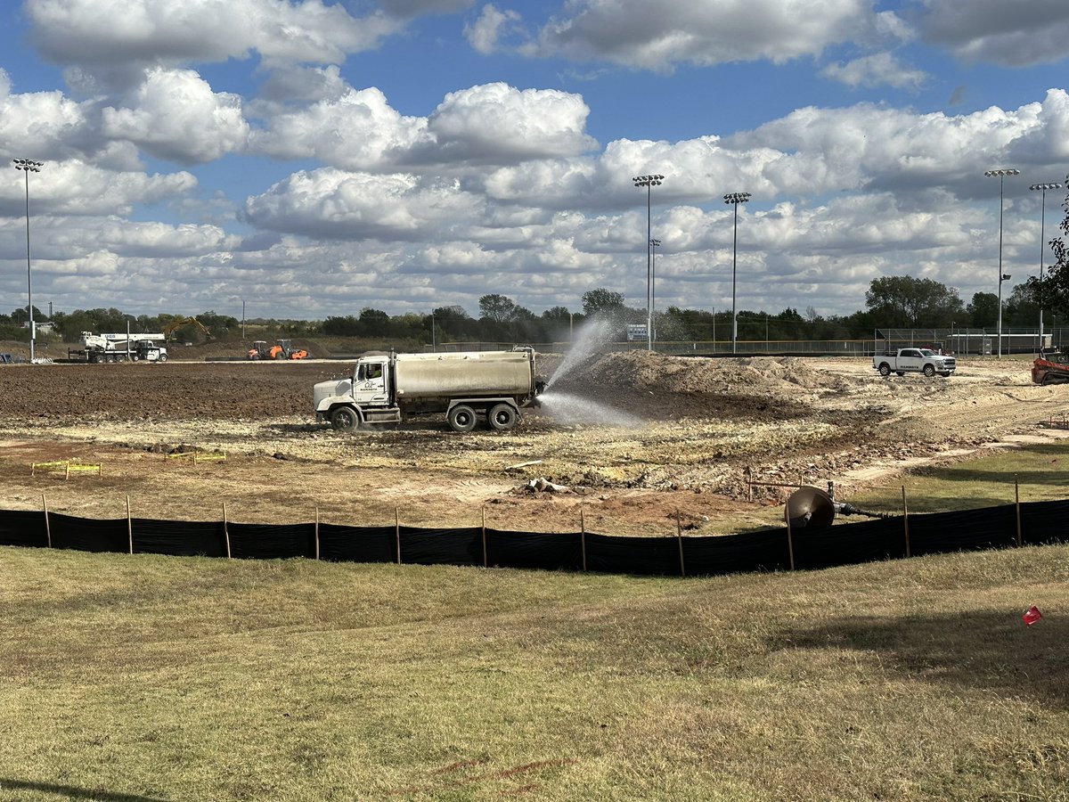 StevePNoble's tweet photo. Getting baseball and softball fields ready for the spring season. Grateful to @circleusd375 for trusting @MammothBuilt to get it done on time and on budget. https://t.co/ToyWOGW7To