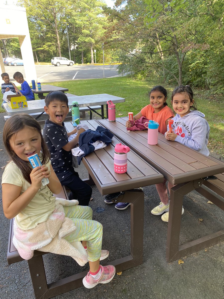 Mrs. Thompson tweet media