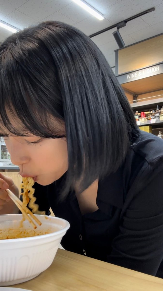 suhyurn's tweet photo. ᅠ

Makan 🍜
 ᅠ
ᅠㅤ️️ https://t.co/zB5tAFrsSE
