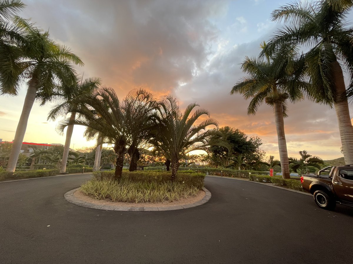 HerveCollignonH's tweet photo. This morning starts the Innovation Mauritius 2023 event am participating with Ryan Hogarth, Joni Peddie and Kerryn Khol. Thank you Doracrea for organising such an event, in a country which has been ranked as the most innovative African country. https://t.co/2ElSNlzyTm