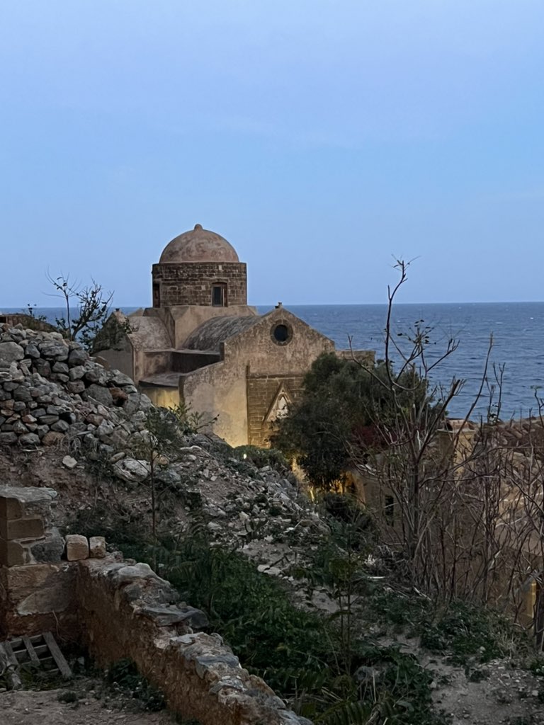 bonkowskimw's tweet image. Monemvassia at dusk and dawn. 
What a magical place. 
🇬🇷

#mastersofwine #mwpeloponnesetrip