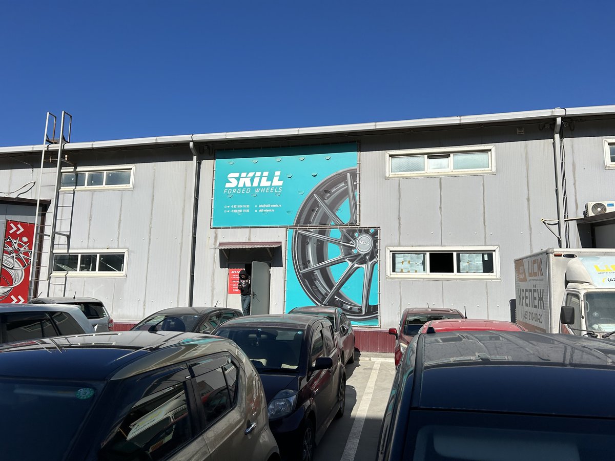 WildwideB's tweet photo. スキルホイールウラジオストク店へ https://t.co/5W7GVDfggS