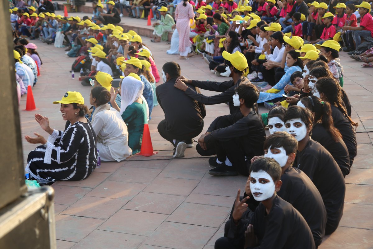 butterfliesngo's tweet photo. Some eye-catching performances about issues related to #emotionalwellbeing by children from the member organizations of #DelhiChildRightsClub using various art forms like #Dance #MimeShow #Skits on #WorldMentalHealthDay in #NewDelhi
#ChildRights #MentalHealth #EmotionsMatter https://t.co/jEBmo0O3SK