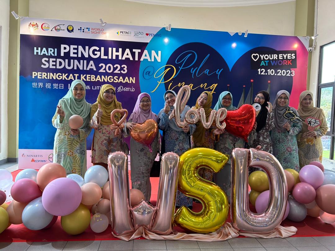 DrewKeys76's tweet photo. @IAPB1 is thrilled that the Malaysian Ministry of Health has announced  a pledge of over 800,000 sight test this #WorldSightDay What a great partner! #LoveYourEyes https://t.co/CtTjTluj47