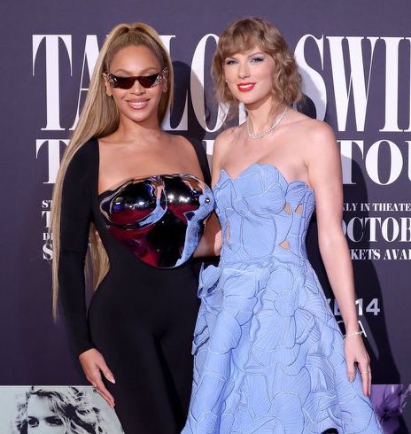 hoaxts's tweet photo. os swifties e os beyfãs se matando no twitter enquanto a taylor e a beyoncé tão assim 👩🏼‍🤝‍👩🏾🫂💕👯‍♀️ https://t.co/4lgBTPfRz5