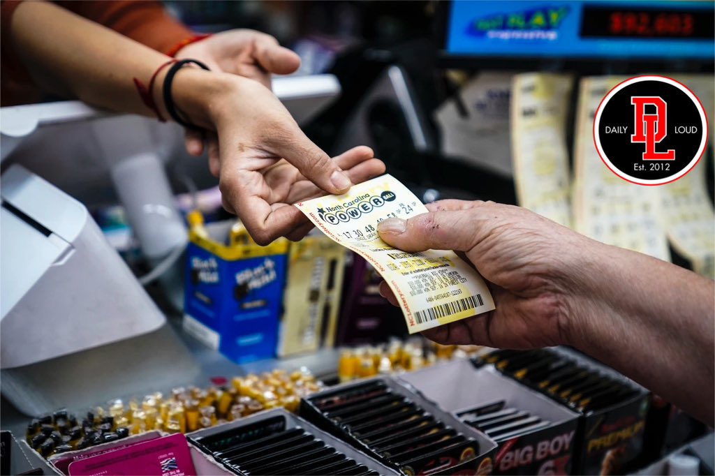 BREAKING: The winning ticket for the $1.7 billion Powerball Jackpot was sold in California.

It's the second-highest jackpot in history 🎉💰