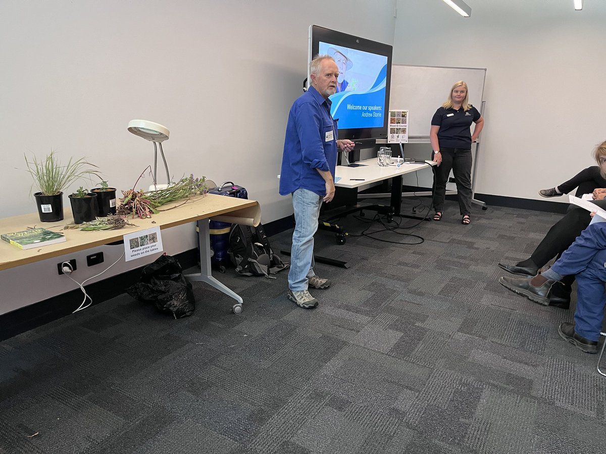 <a href="/AgronomoOz/">Andrew Storrie</a> and <a href="/Miranda_Slaven/">Miranda Slaven</a> ran a great weed id course. <a href="/DPIRDbroadacre/">DPIRD Broadacre - WA Grains & Livestock</a>