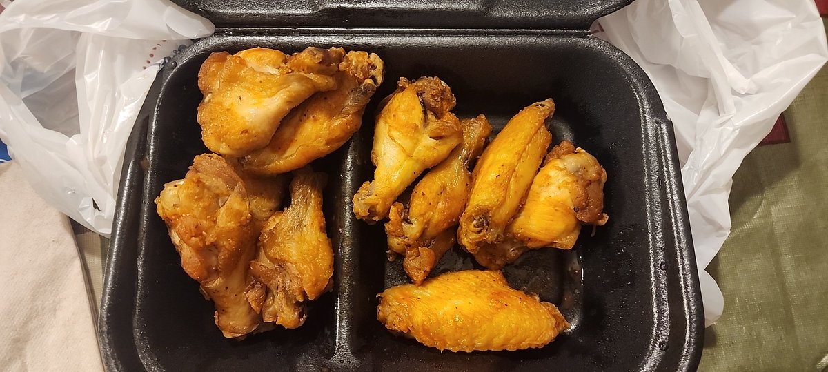 Po_Ric's tweet photo. @Zaxbys Happened again. Hazrl Green Alabama. https://t.co/VgAYOvXxBZ