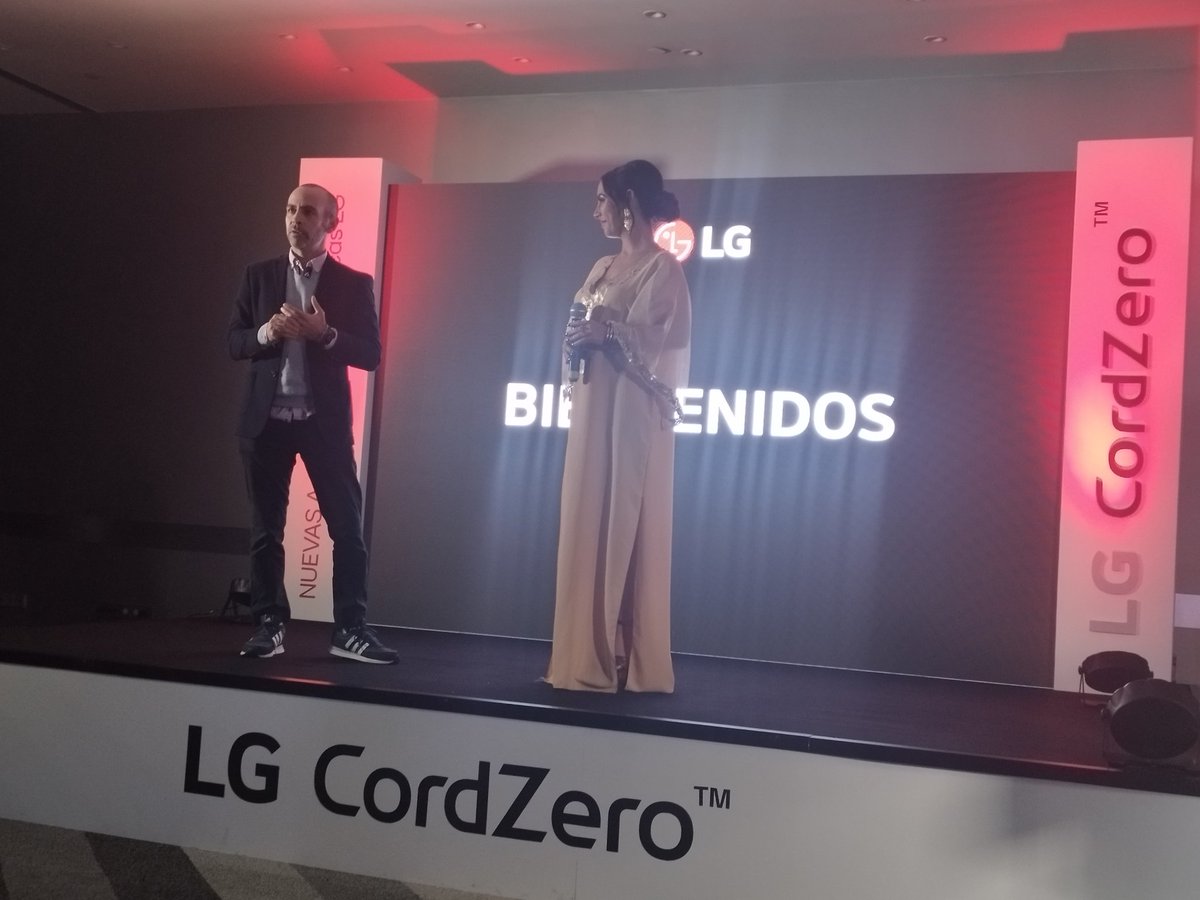 Al3x_reporter's tweet photo. El equipo de @dpl_tech ya estamos en la presentación de las nuevas aspiradoras @LGMexico #CordZero
Les traeremos todos los detalles en @dpl_news https://t.co/LagsK5WVnA